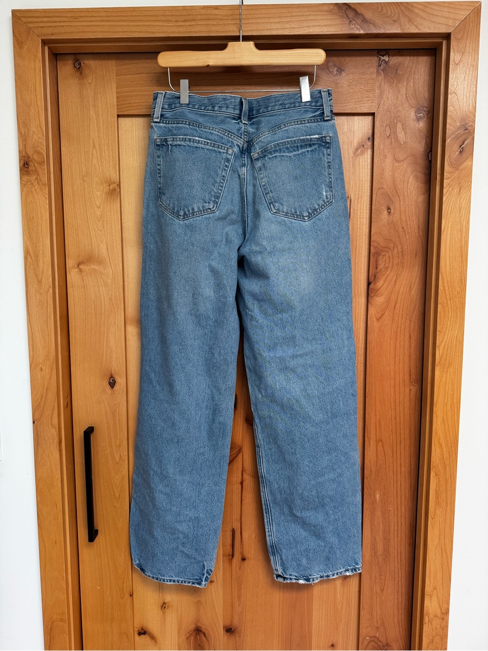 Universal Thread Women's Straight Leg Jeans - Light Blue Wash - Picture 3 of 3